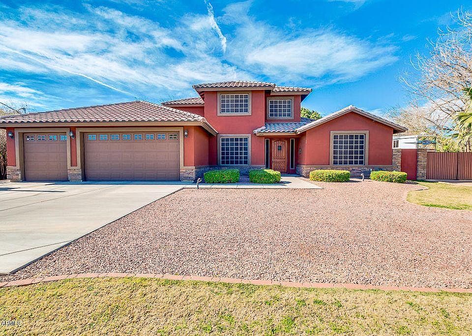 1st image of 2434 N Mesa Dr
