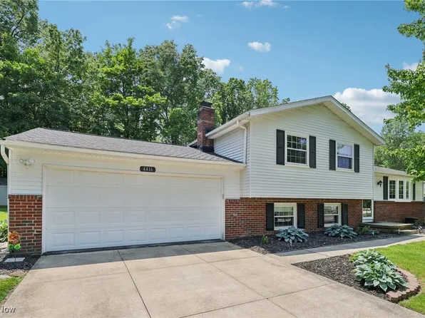 4416 Foresthill Rd, Stow, OH 44224