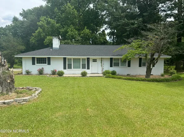 412 N Wilson Street, Walstonburg, NC 27888