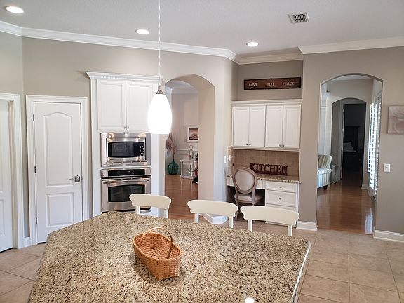 4th image of 32601 View Haven Ln