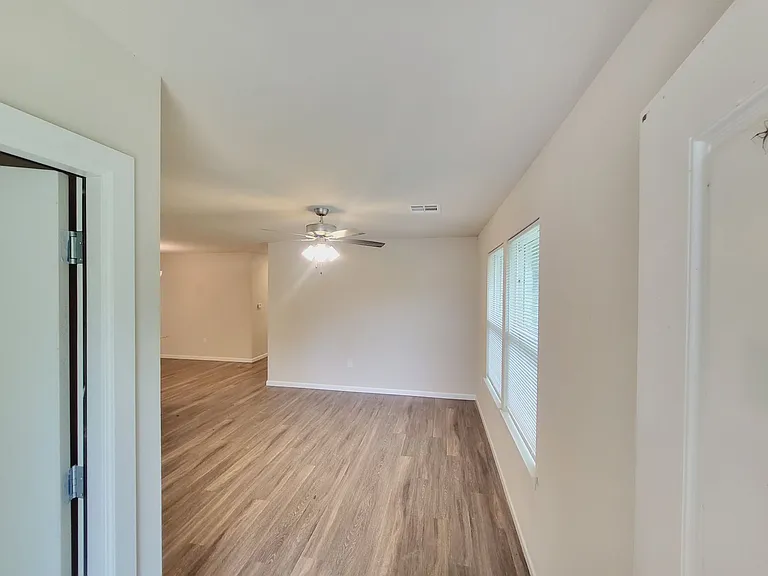 1511 Rosewood Dr — Photo 10