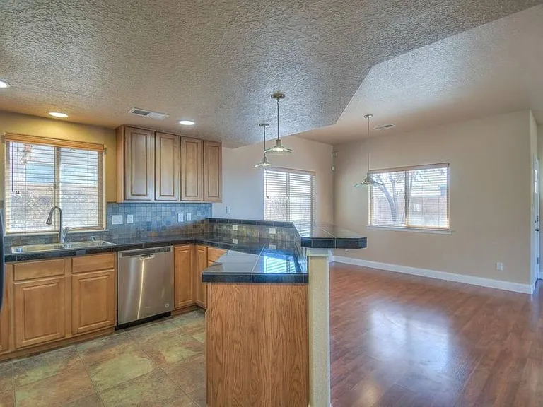 7100 Dancing Eagle Ave NE — Photo 9