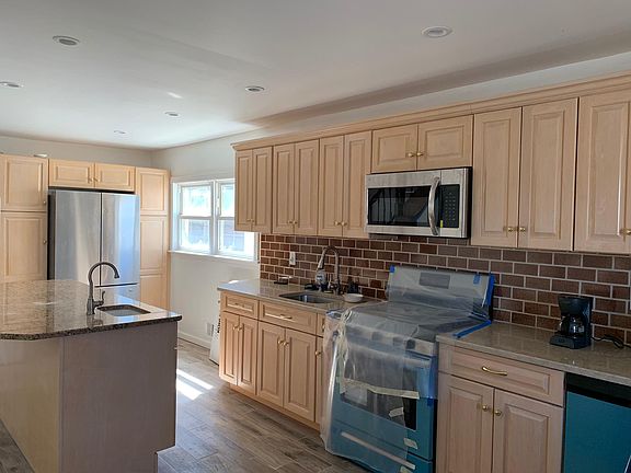 4th image of 47 Kingsbridge Ave #1
