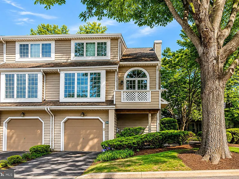 84 Andover Ct — Photo 1