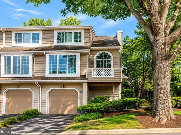 84 Andover Ct, Wayne, PA 19087