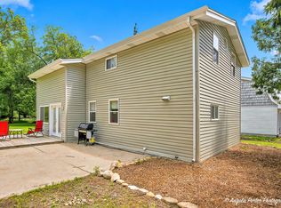 4404 Giant Oak Dr, McHenry, IL 60051