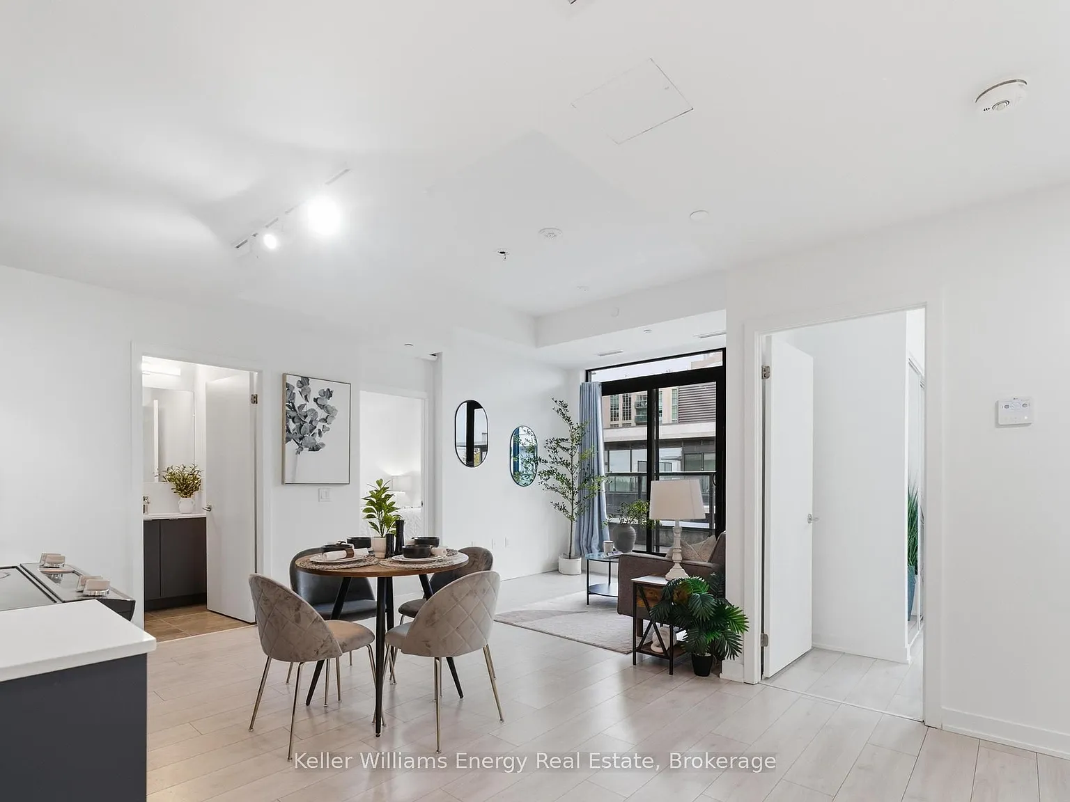 2 bed, $3,200 — Photo 2