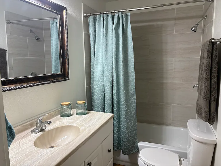 404 W Heron St — Photo 12
