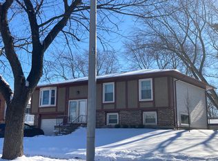 437 Galahad Rd, Bolingbrook, IL 60440