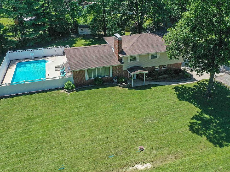 1st image of 228 S Lakeview Dr