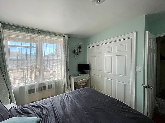 2nd image of 388 Avenue S #2FLA