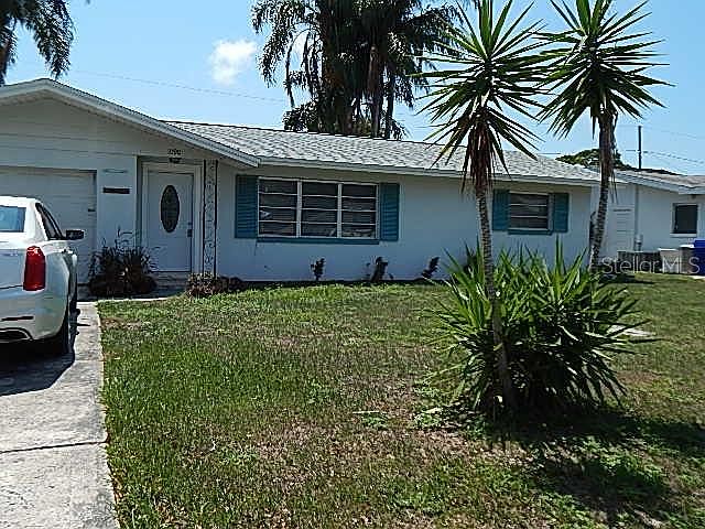 1st image of 1090 Oakwood Dr