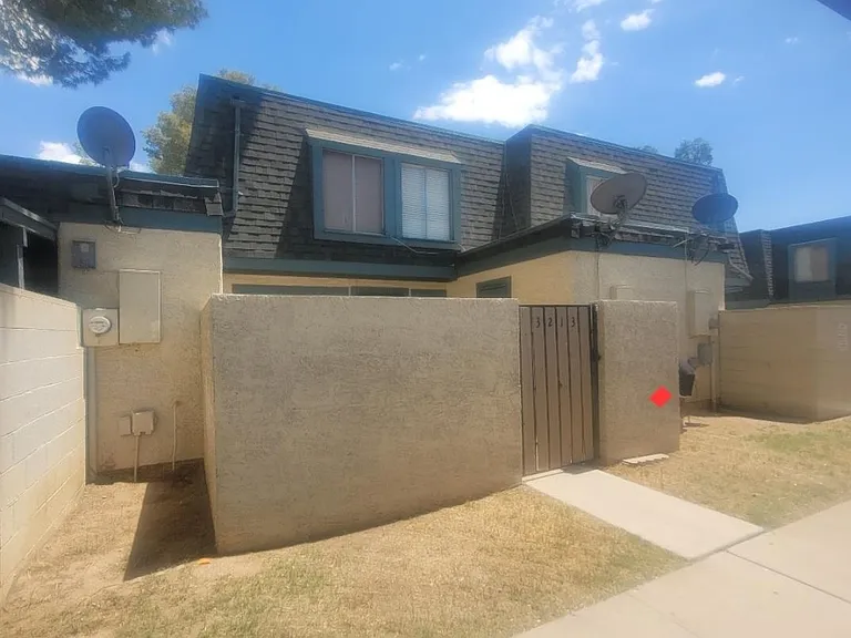3213 W Royal Palm Rd — Photo 1