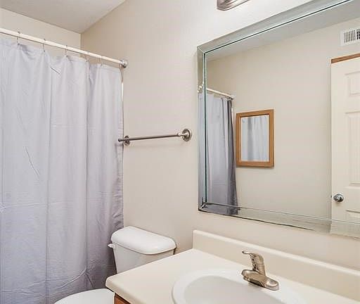 3rd image of 3636 Greenacres Dr #47