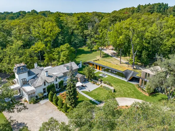 1 Springhill St, Hamilton, ON L9H 4V3