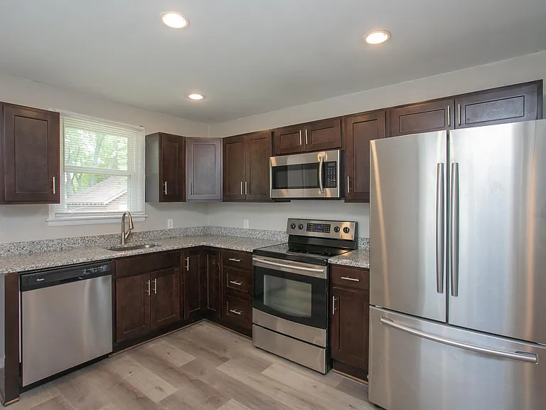 1003 Gwynn Dr #B — Photo 5