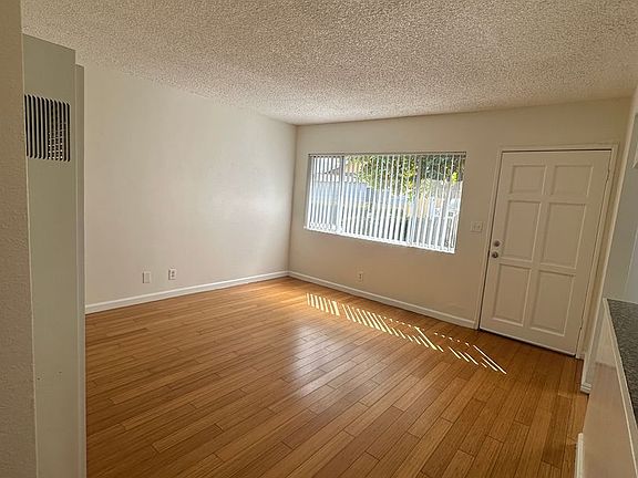 4th image of 13805 Lemoli Ave #13801-1/2