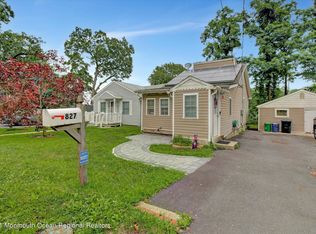 827 Arbordale Dr, Keyport, NJ 07735