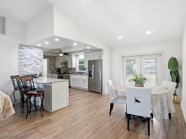 2618 SW 32nd Ln — Photo 15