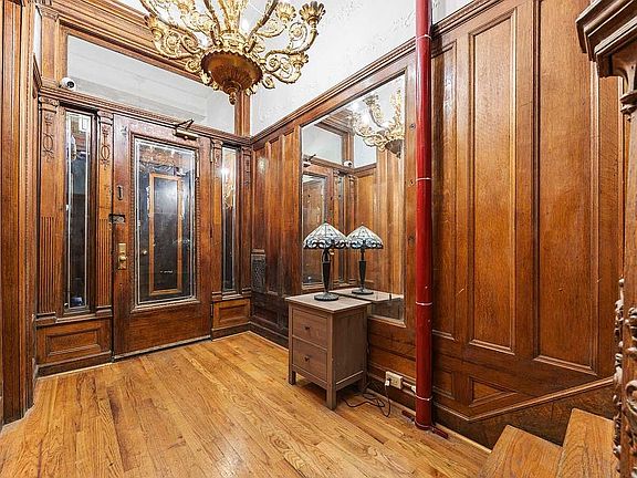 3rd image of 132 W 119th St