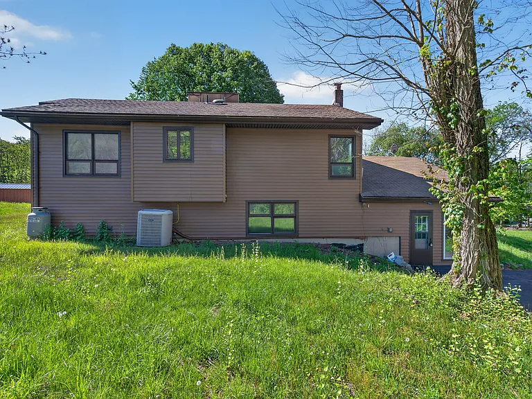 40 Felter Hill Rd — Photo 37