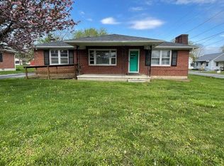 727 N Main St, Burkesville, KY 42717