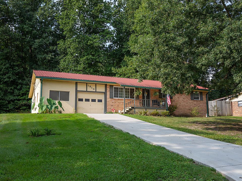 1st image of 1910 Plantation Dr SE