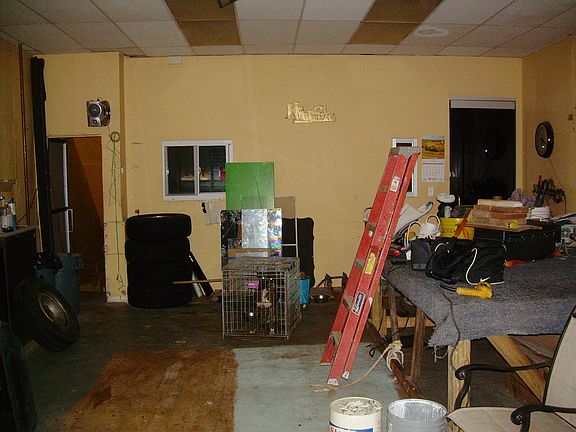 3rd image of 711 Henderson Ave