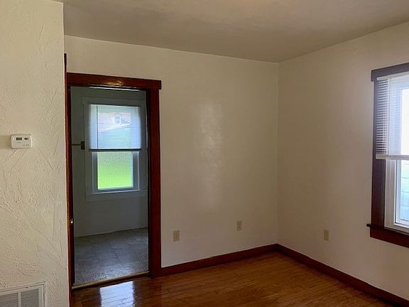 2nd image of 28 W Oak St