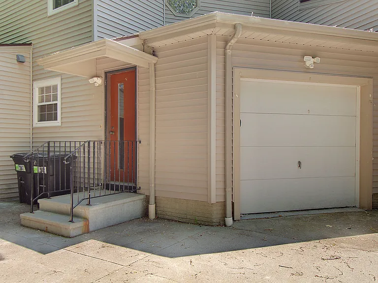 1655 Southbend Dr — Photo 32