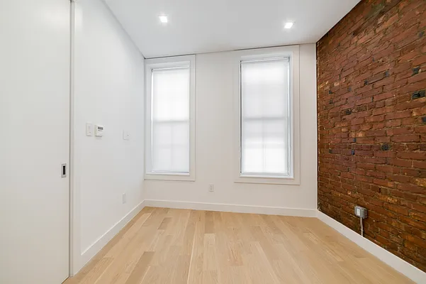 Rented by REAL New York | media 27