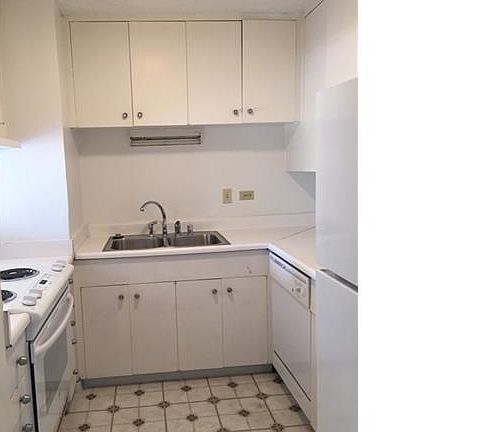 4th image of 731 Amana St APT 303