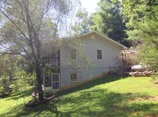 50 Highland Woods Dr, Franklin, NC 28734