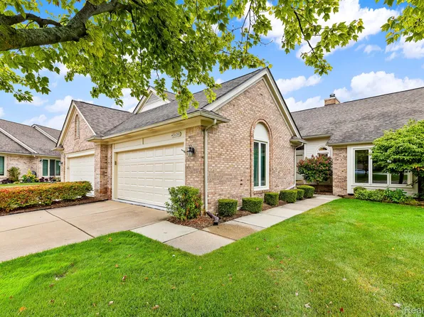 43130 Napa Dr, Sterling Heights, MI 48314