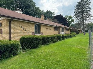 1930 E Coral Rd, Edmore, MI 48829