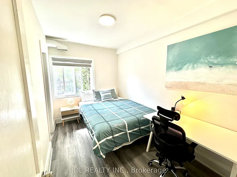 5 Sorauren Ave #5 — Photo 11