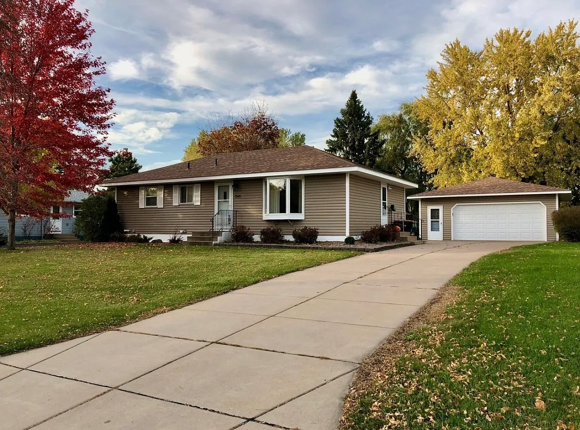 3 bed, 1856 sqft, $2,700 — Photo 1