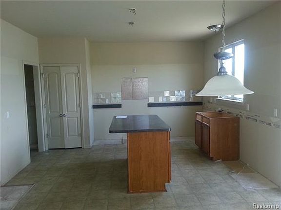 4th image of 7148 Coral Dr