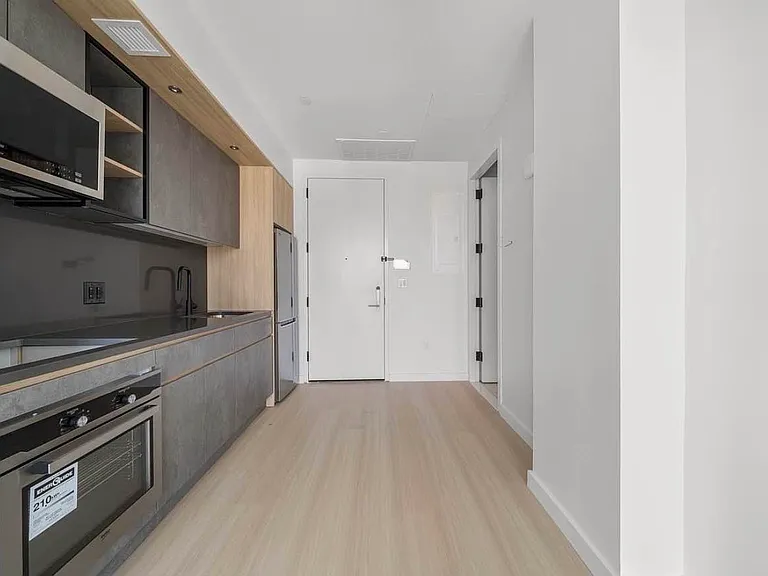 151 Carlton Ave #8J — Photo 34