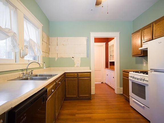 2nd image of 307 Westover Ter