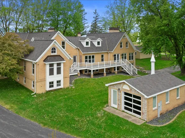 6600 N Ballard Rd, Appleton, WI 54913