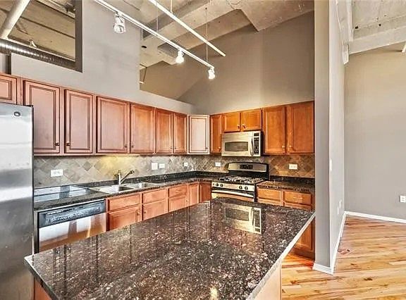 5th image of 2107 Grand Blvd APT 604