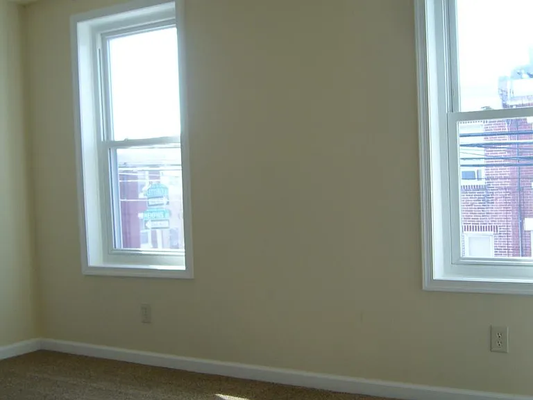2465 Memphis St — Photo 10