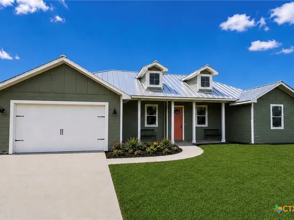 345 Honeycomb Dr, Victoria, TX 77904