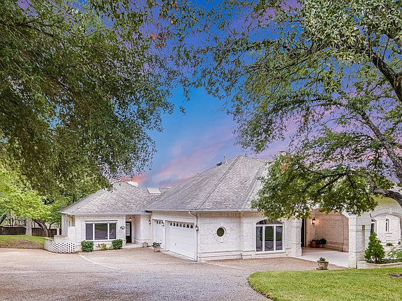 2nd image of 8404 Hickory Creek Dr