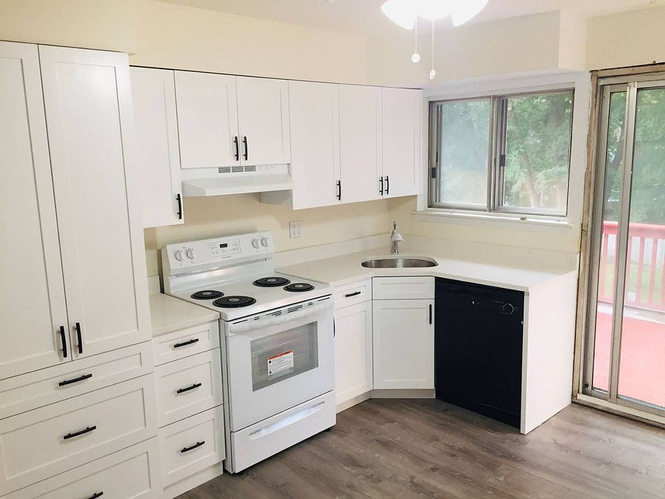 1st image of 9 William St APT 2
