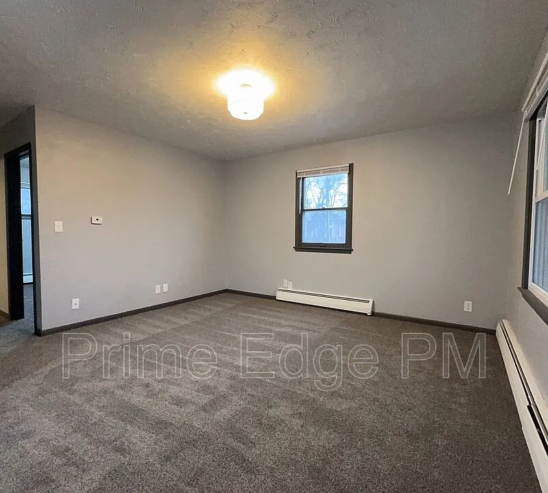 4900 Huntington Ave #6