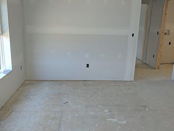 5th image of 22889 Deep Creek Dr