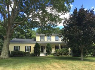 51 Pamela Ct, Saunderstown, RI 02874