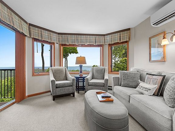 4th image of 4920 N Landmark Cir #2216